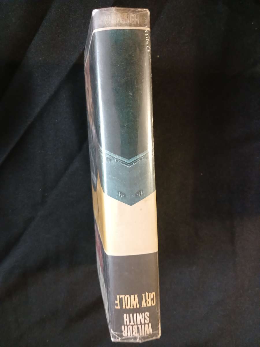 Cry Wolf - Wilbur Smith