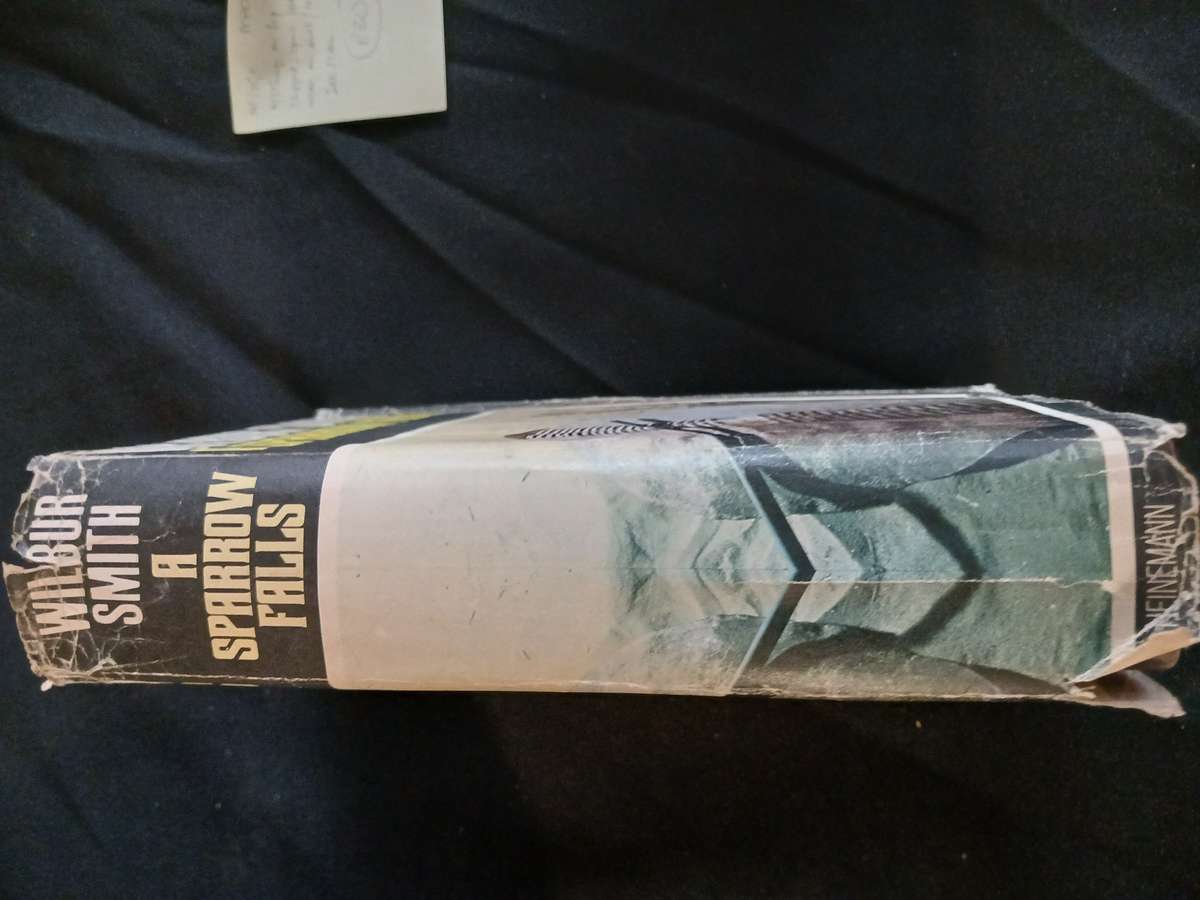 A Sparrow Falls - Wilbur Smith