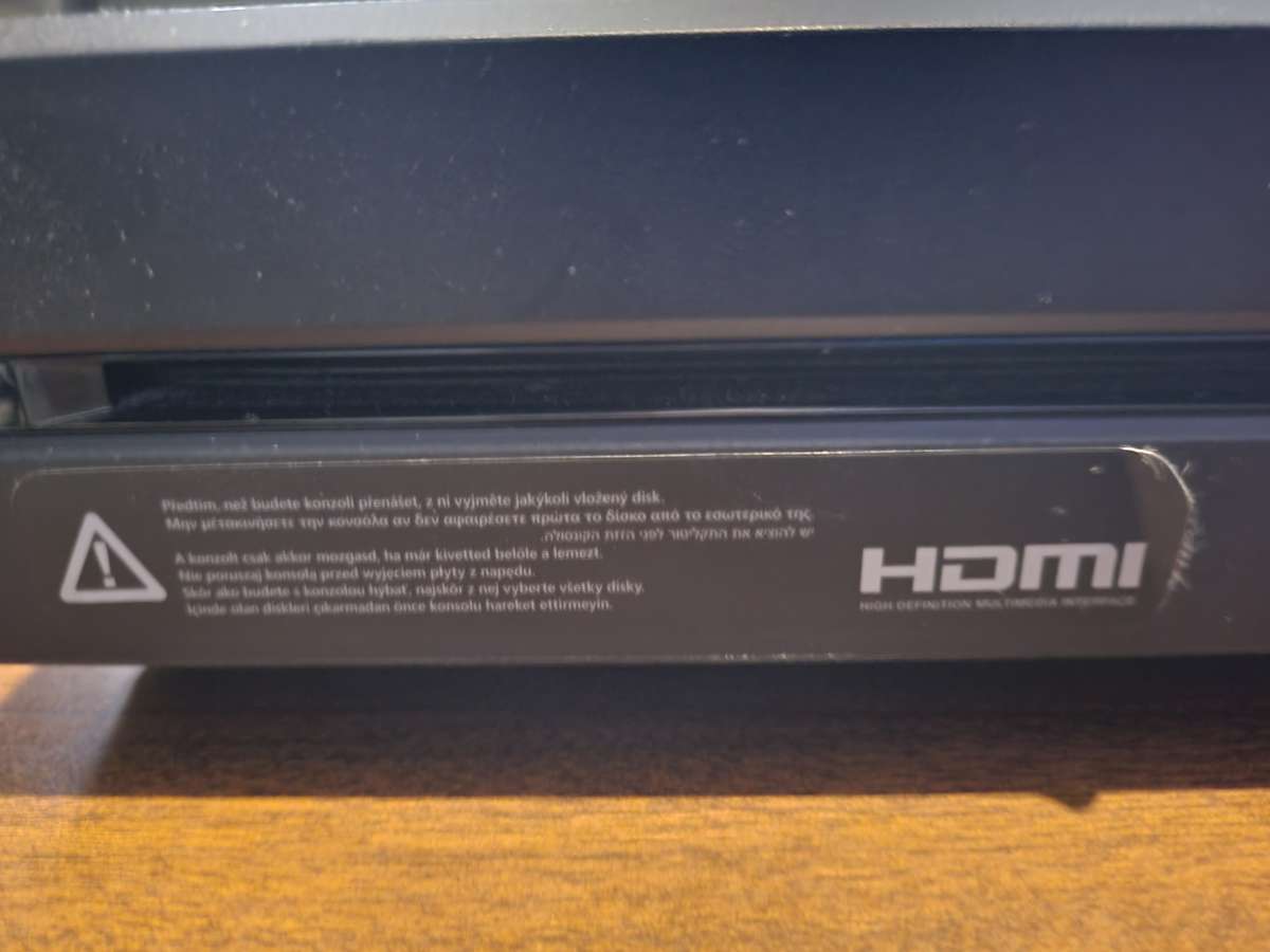 Xbox One Console With Cables, 1 Controller and 2 Games