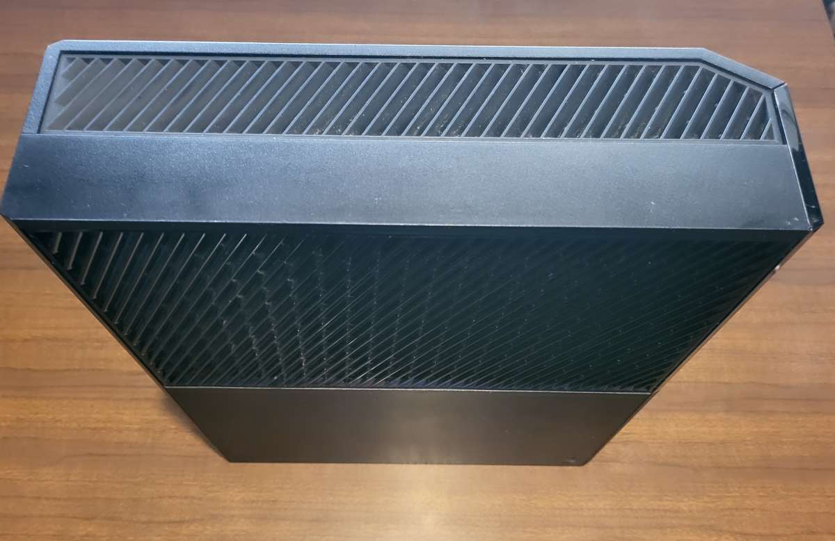 Xbox One Console With Cables, 1 Controller and 2 Games