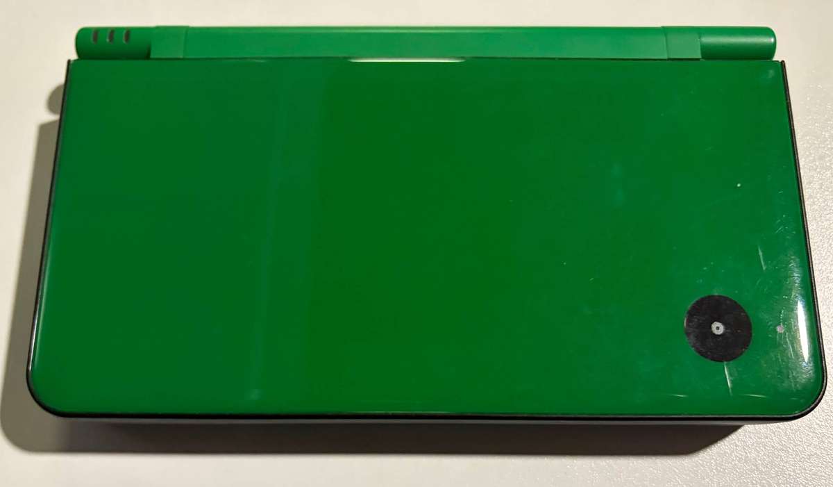 Nintendo DSi XL Green