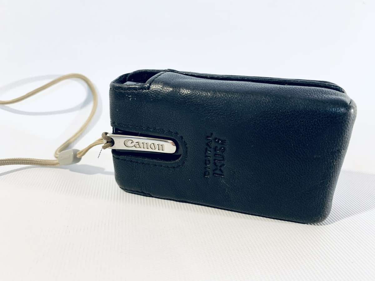 Canon IXUS i Digital Camera 4.0 Mega Pixels  Model PC 1080 (Needs Battery Charger)