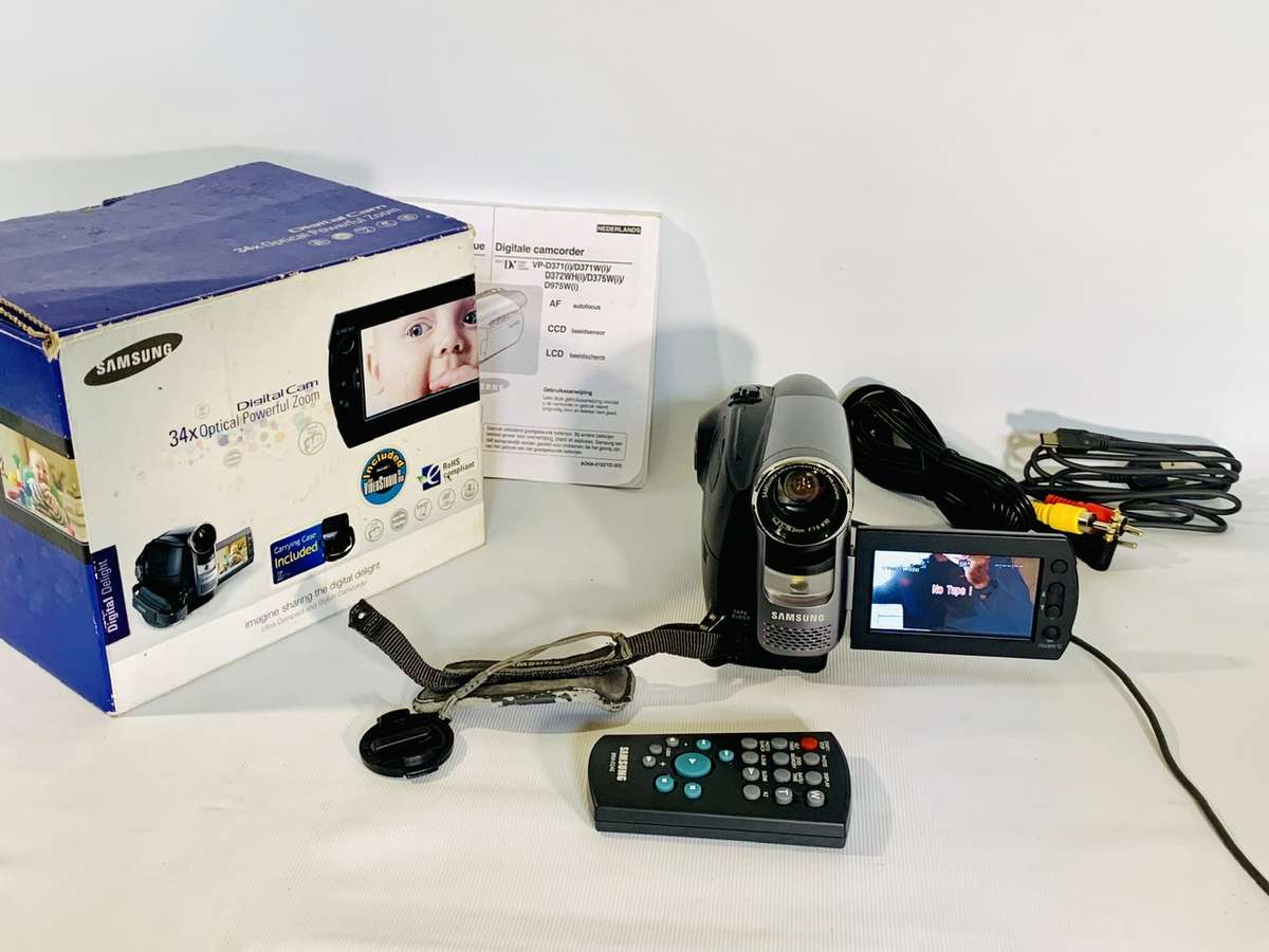 Samsung VP-D375Wi Digital Camcorder / Video Camera (Battery needs Replacing)