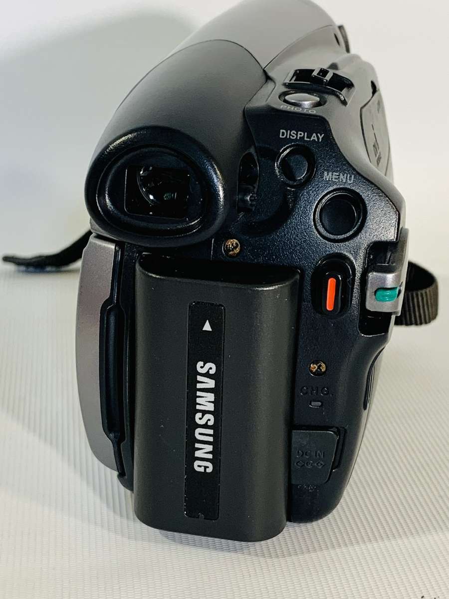 Samsung VP-D375Wi Digital Camcorder / Video Camera (Battery needs Replacing)
