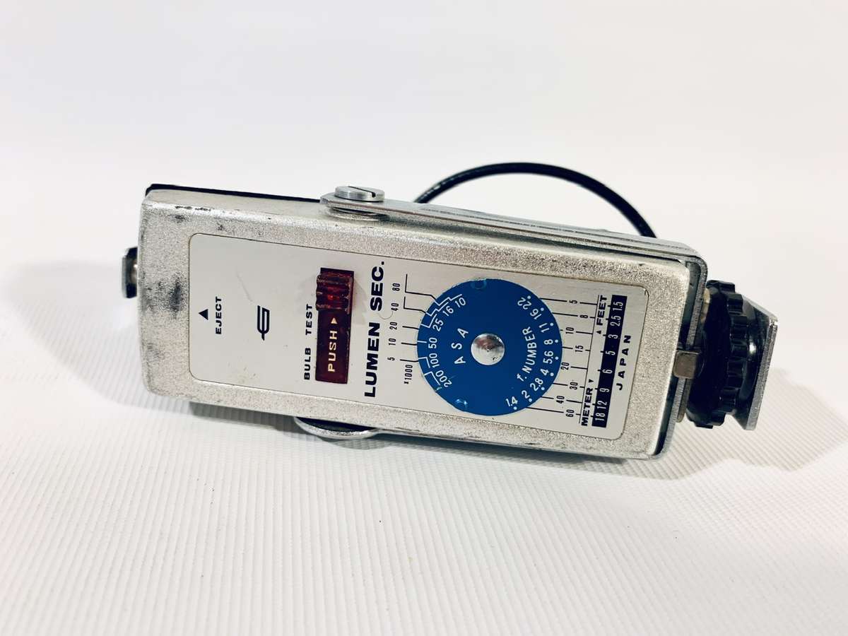 Vintage Minolta SR-7 SLR 35mm Film Camera with Accessories and Protective Case