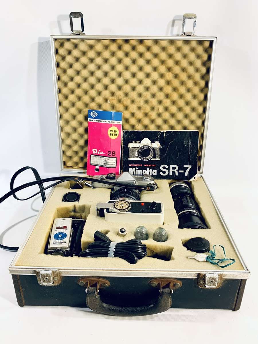 Vintage Minolta SR-7 SLR 35mm Film Camera with Accessories and Protective Case