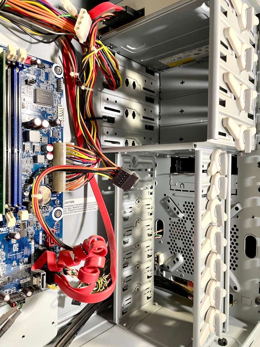 PC Desktop - Intel i5-2500 CPU - 4GB DDR Ram - HDMI / DVI  - NO Hard Drive