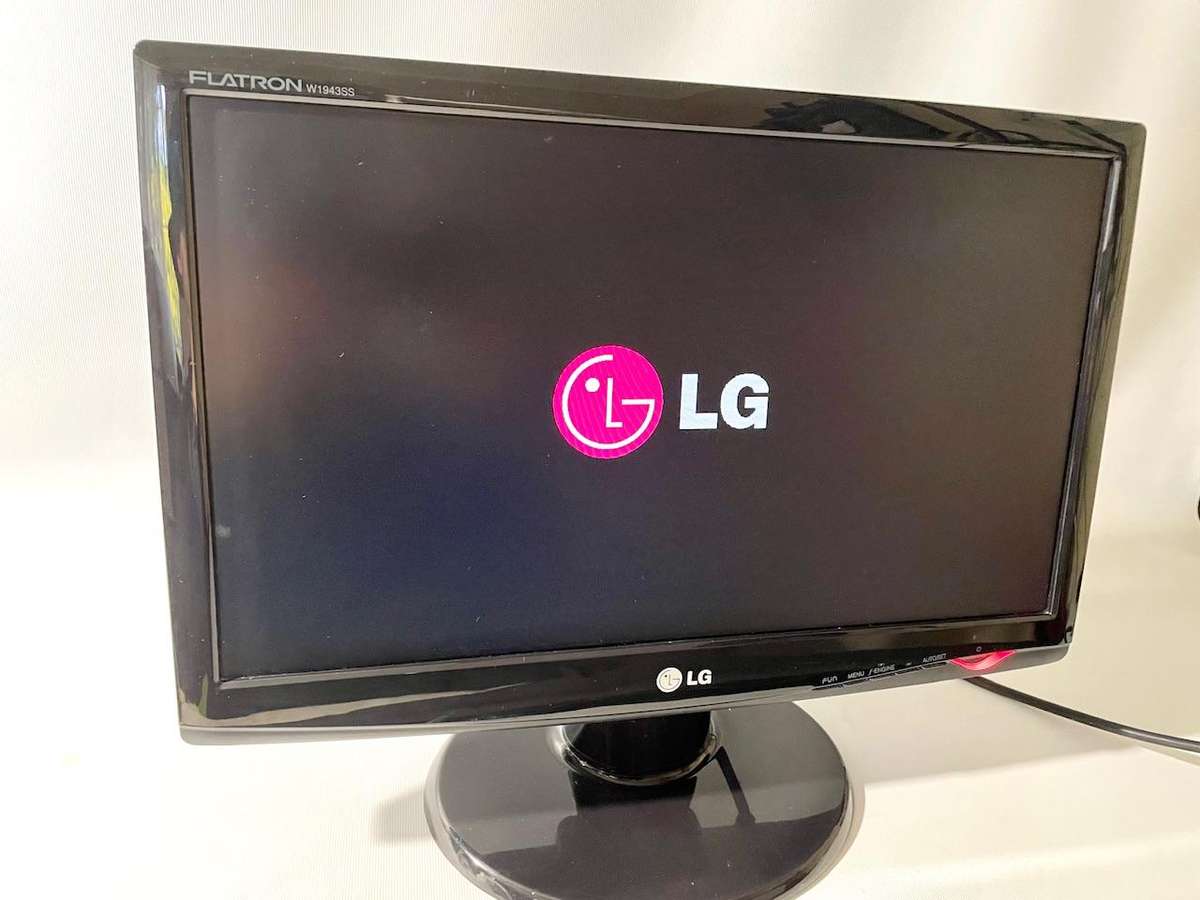 LG Flatron W1943SS Monitor (used)