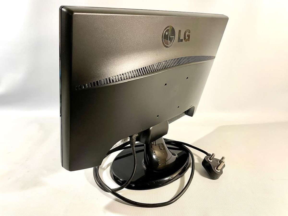 LG Flatron W1943SS Monitor (used)