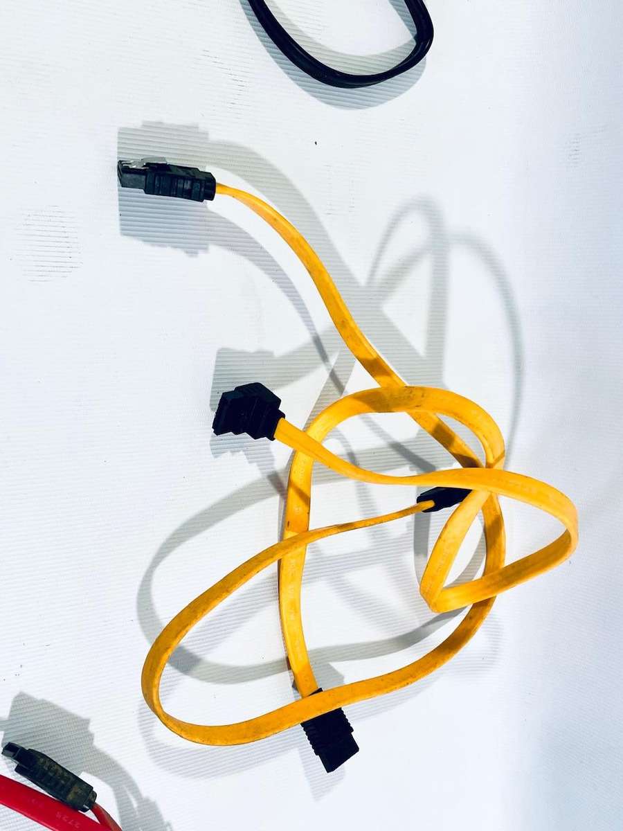 Quantity Used SATA Cables (13 in total)