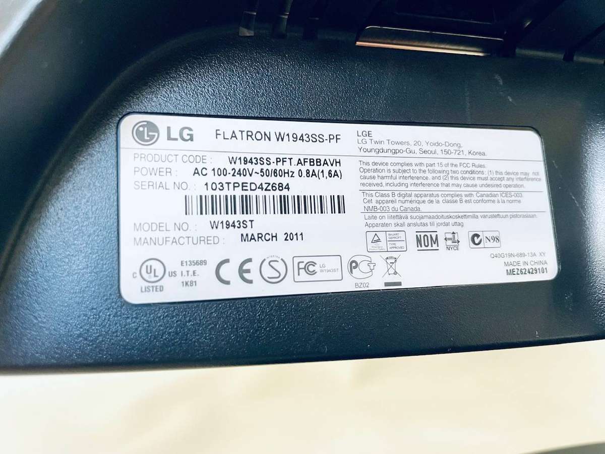 LG Flatron W1943SS Monitor (used)