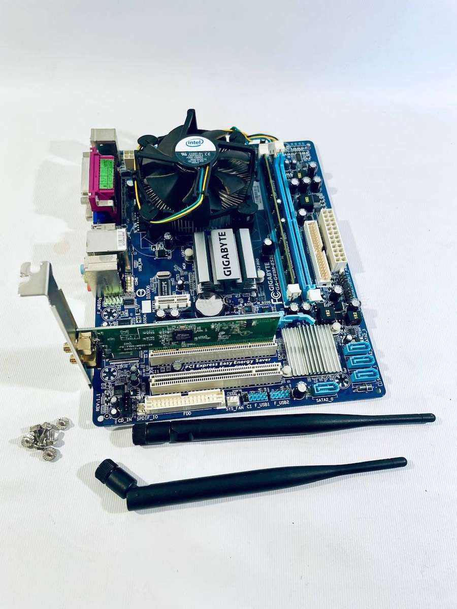 Gigabyte GA-G41M-ES2L Motherboard Bundle