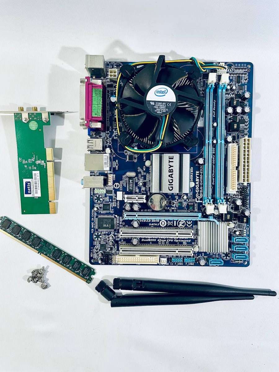 Gigabyte GA-G41M-ES2L Motherboard Bundle