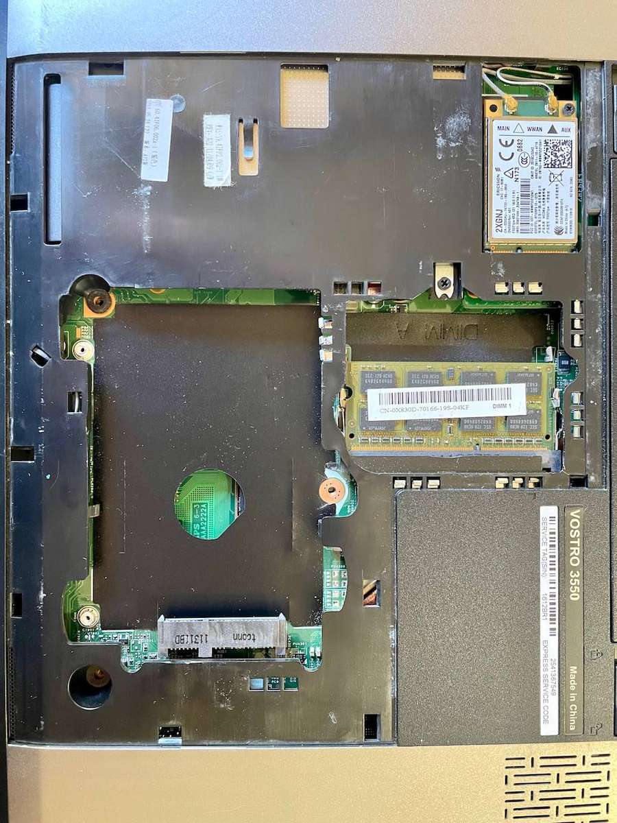 Dell Vostro 3550 Laptop  Intel Core i5 - No HDD or Charger