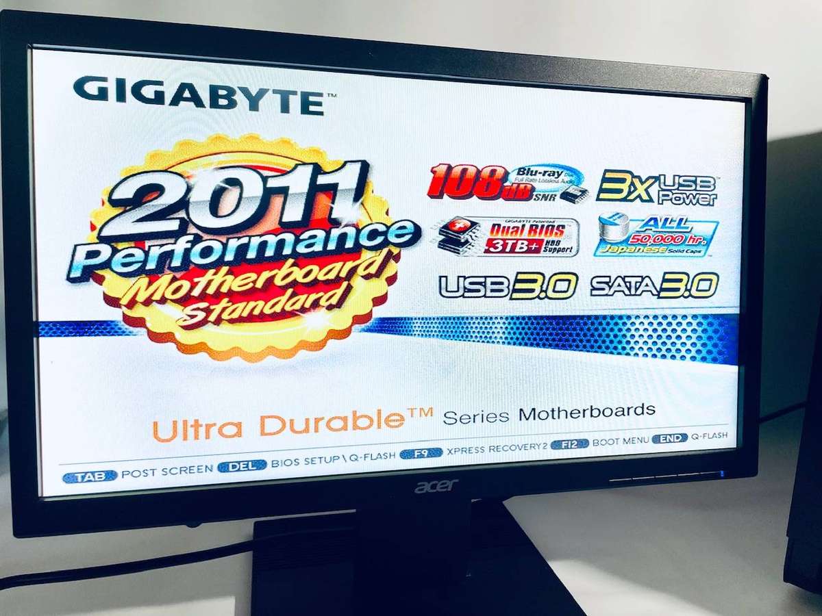 PC Desktop + 19.5 Acer Monitor | Intel i5-2500 | 4GB DDR3 | No HDD