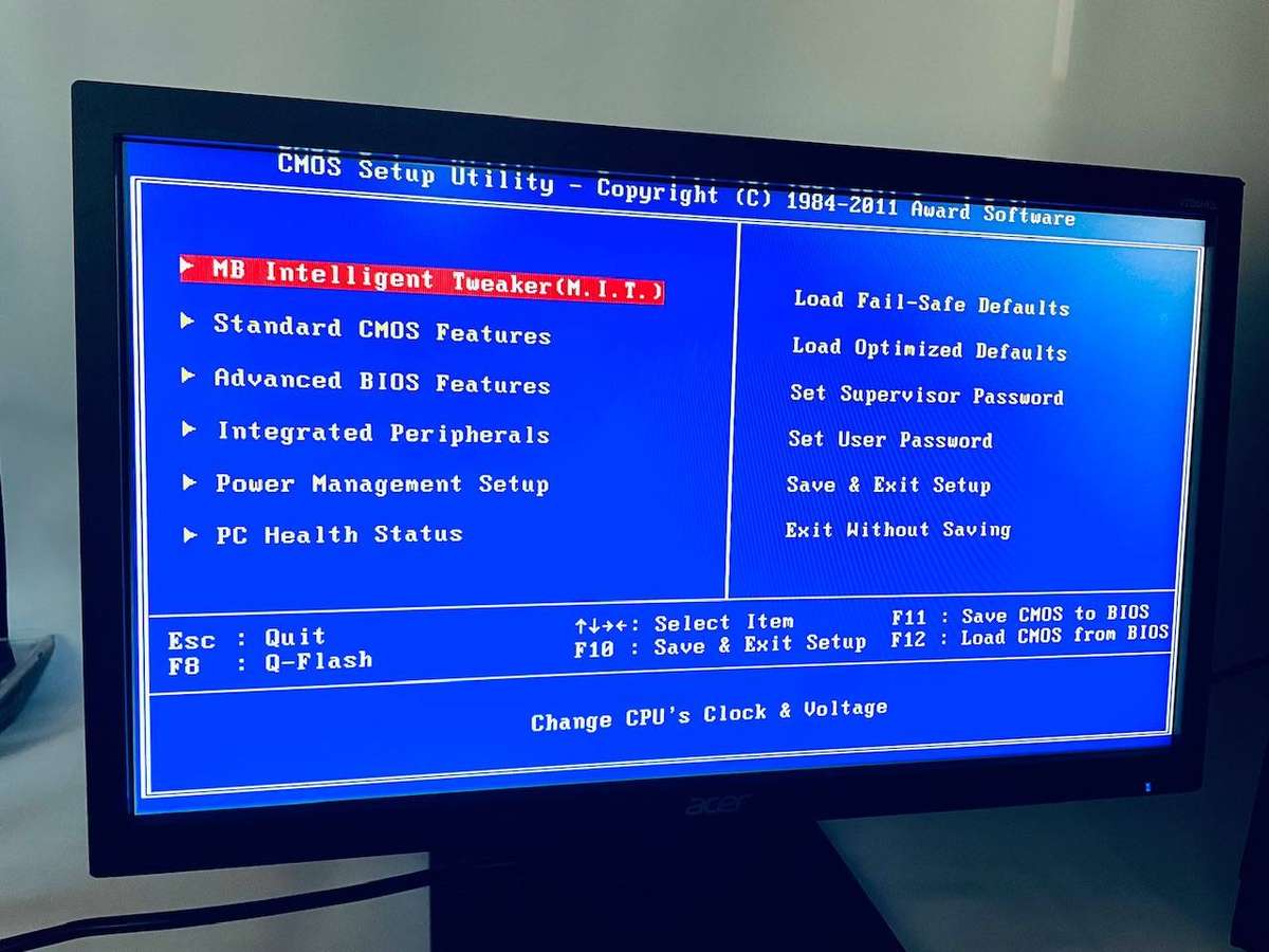 PC Desktop + 19.5 Acer Monitor | Intel i5-2500 | 4GB DDR3 | No HDD