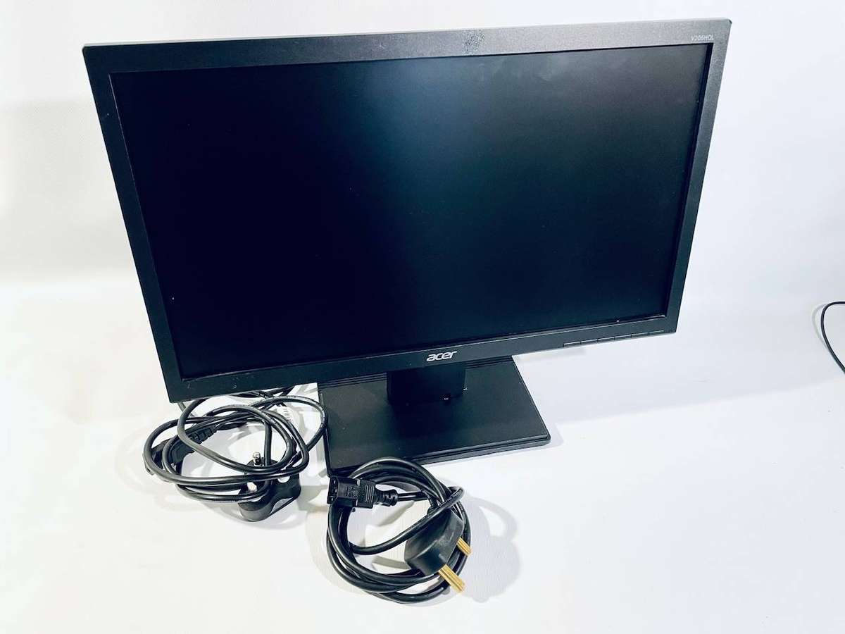 PC Desktop + 19.5 Acer Monitor | Intel i5-2500 | 4GB DDR3 | No HDD