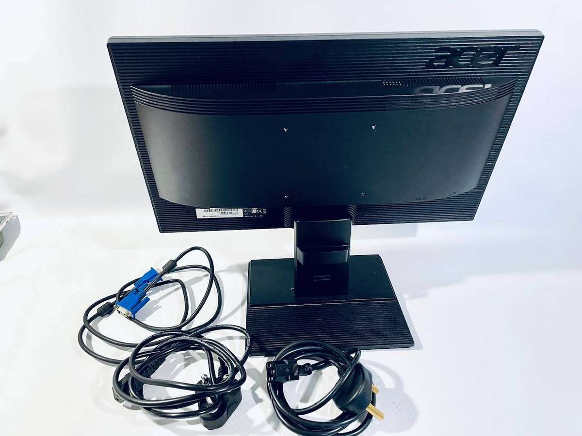 PC Desktop + 19.5 Acer Monitor | Intel i5-2500 | 4GB DDR3 | No HDD