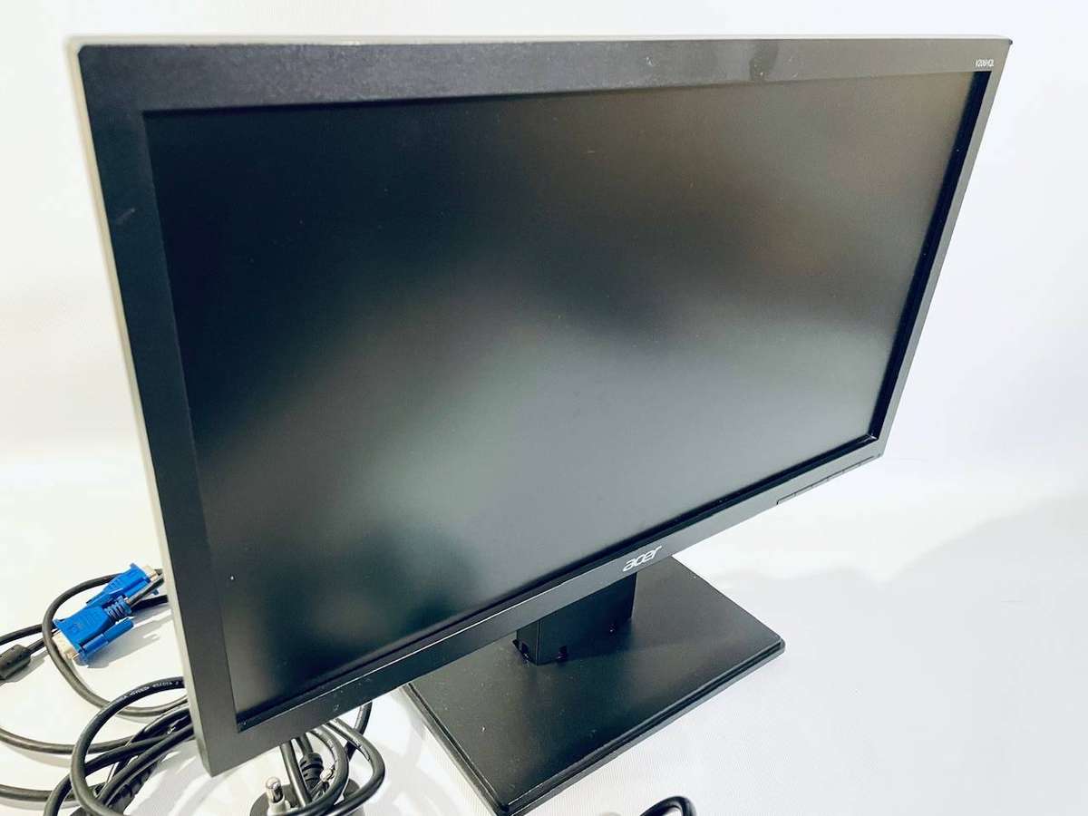 PC Desktop + 19.5 Acer Monitor | Intel i5-2500 | 4GB DDR3 | No HDD