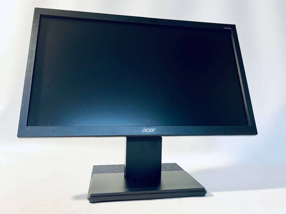 PC Desktop + 19.5 Acer Monitor | Intel i5-2500 | 4GB DDR3 | No HDD