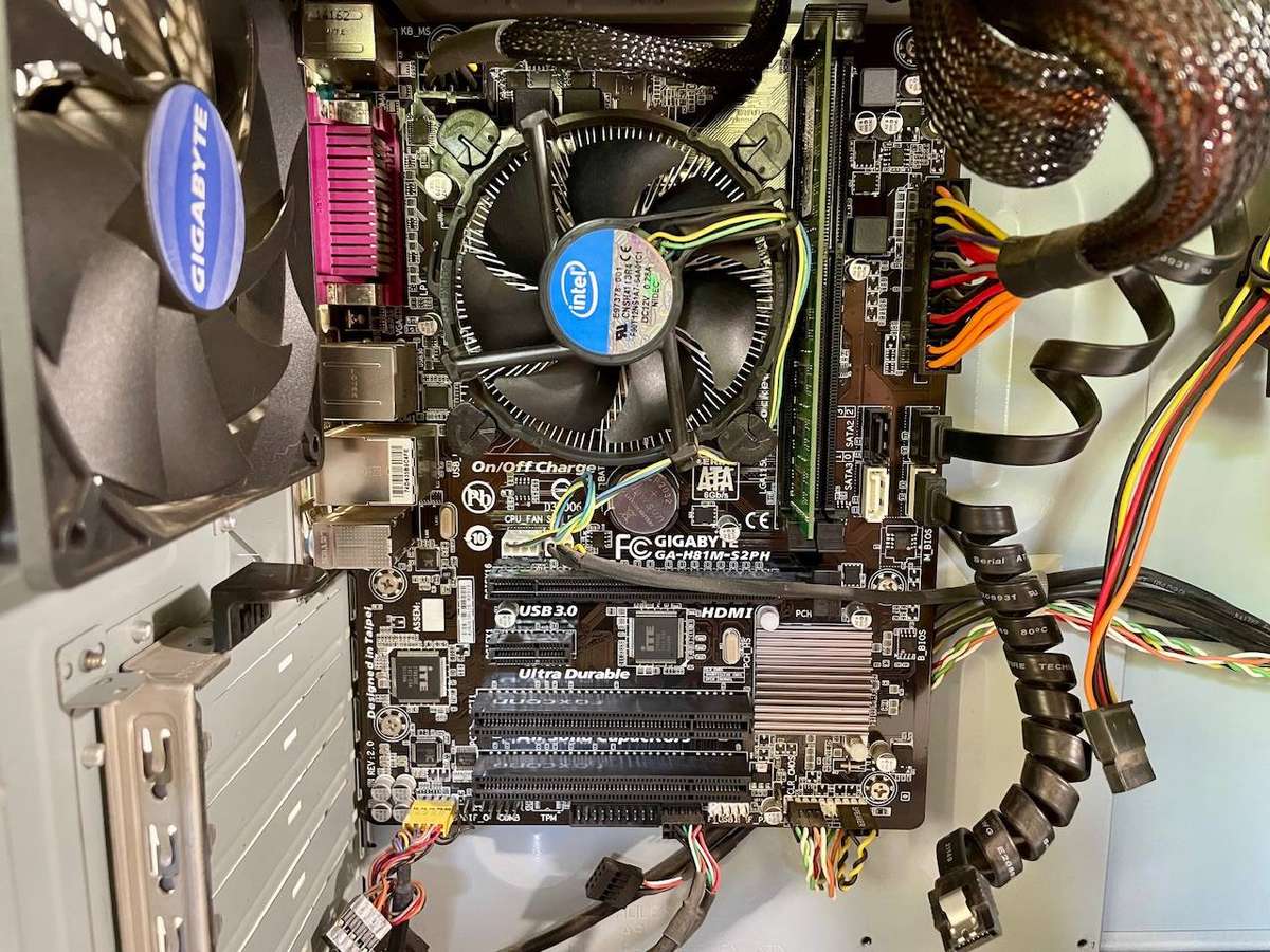 Desktop PC Tower Gigabyte Ultra Durable GA-H81M Motherboard, Intel i5 CPU, 4GB RAM