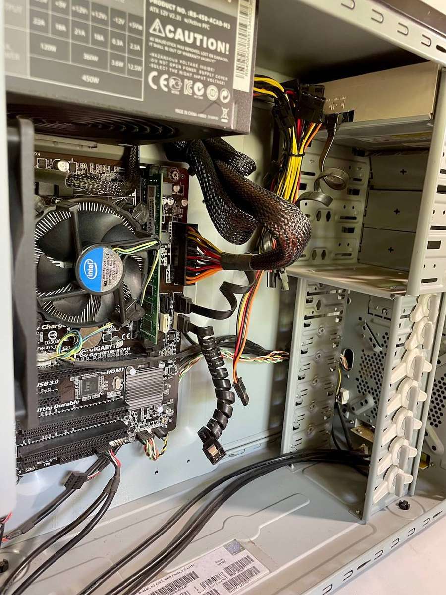 Desktop PC Tower Gigabyte Ultra Durable GA-H81M Motherboard, Intel i5 CPU, 4GB RAM