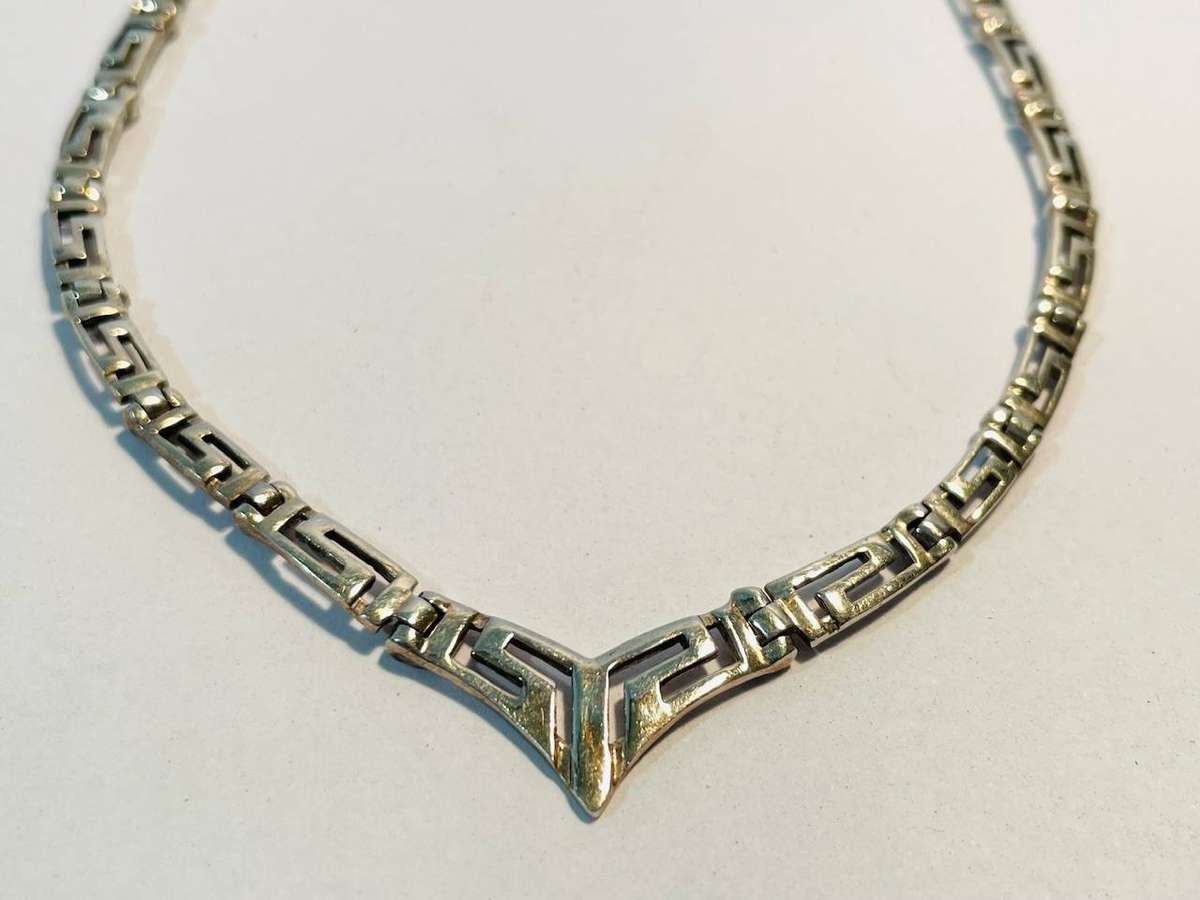 Attractive Sterling Silver Necklace  42 cm  12.4 g