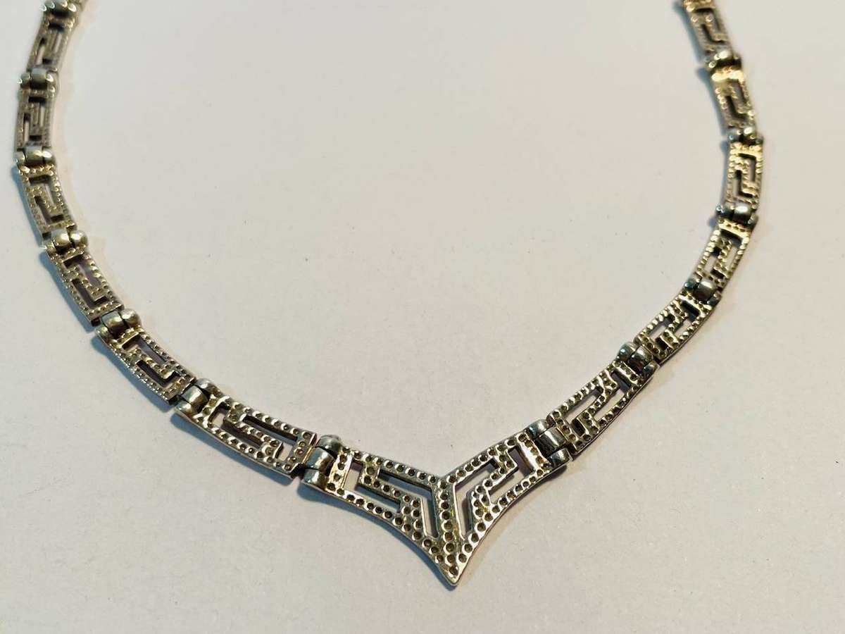 Attractive Sterling Silver Necklace  42 cm  12.4 g