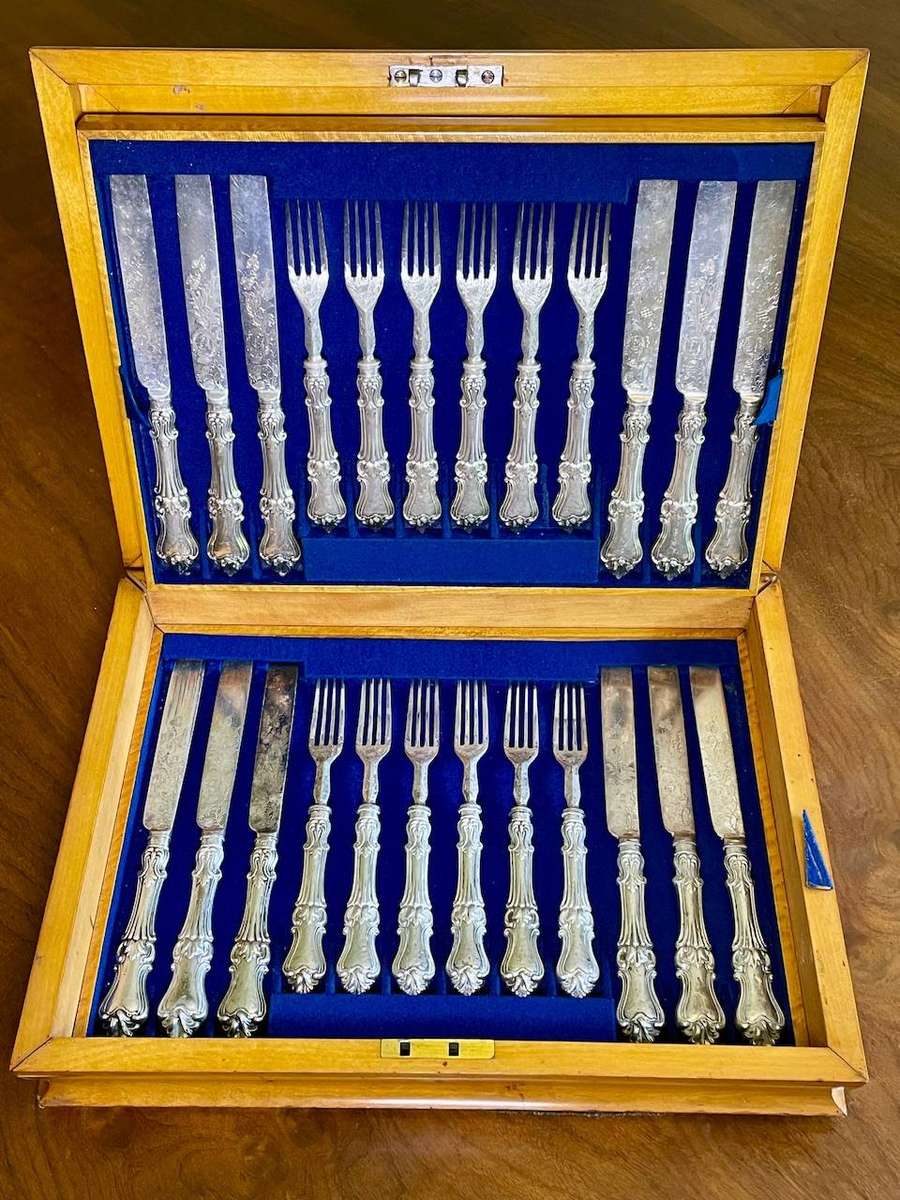 Antique Victorian Sheffield Hallmarked Silver Handled Cutlery Canteen  24 Piece (c. mid-late 1800s)