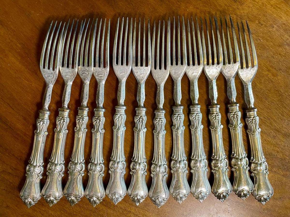 Antique Victorian Sheffield Hallmarked Silver Handled Cutlery Canteen  24 Piece (c. mid-late 1800s)