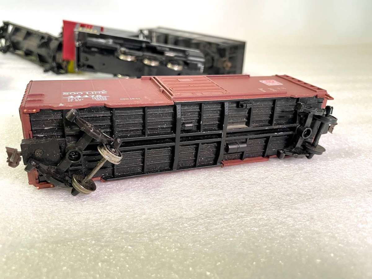 Bachmann & Mixed Model Train Lot  Locomotives, Rolling Stock & Controller (As-Is / Untested)