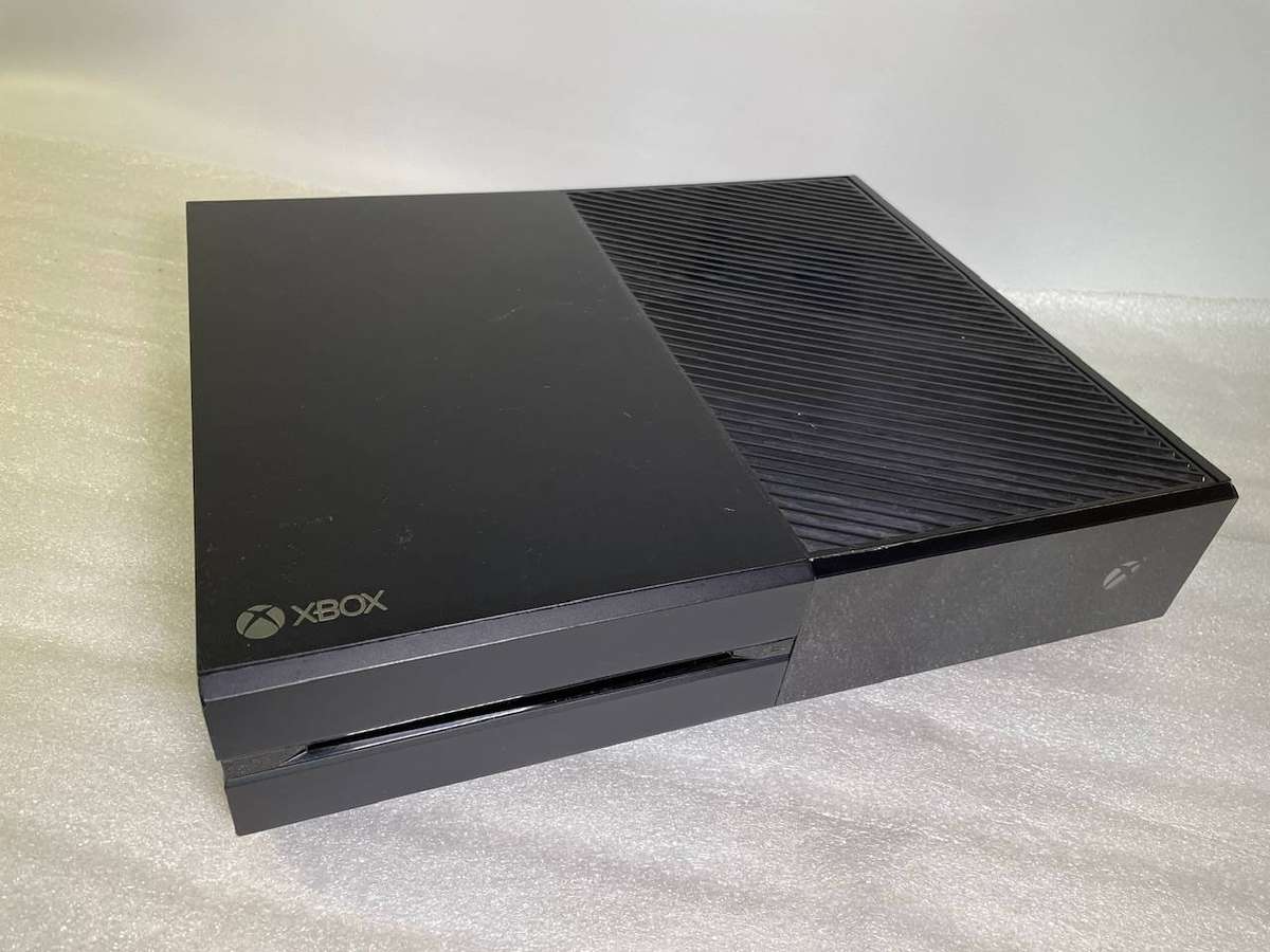 Xbox One Console  500GB  Includes Original Power Supply  1 Rand Start!