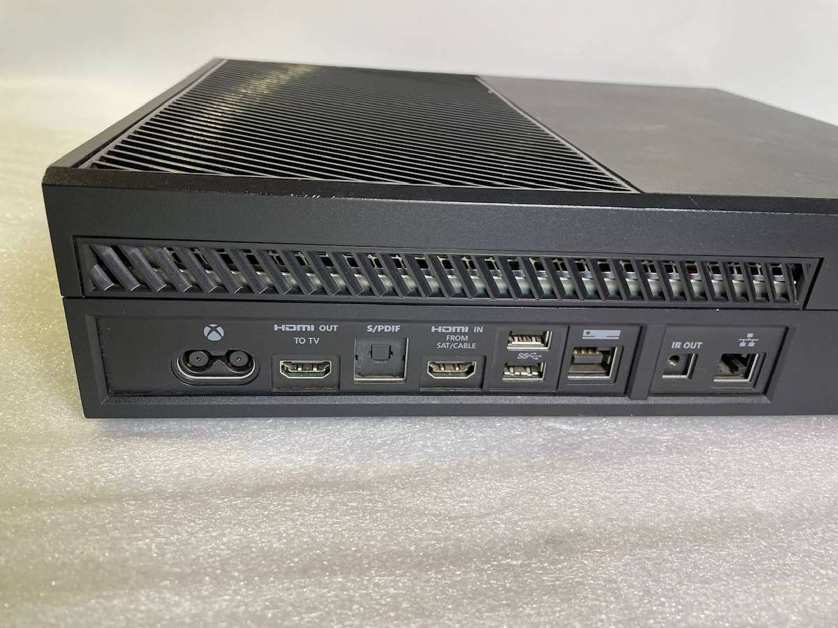 Xbox One Console  500GB  Includes Original Power Supply  1 Rand Start!