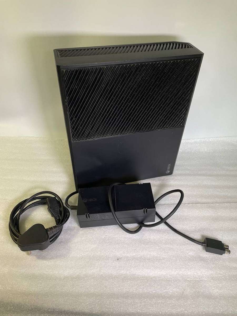 Xbox One Console  500GB  Includes Original Power Supply  1 Rand Start!