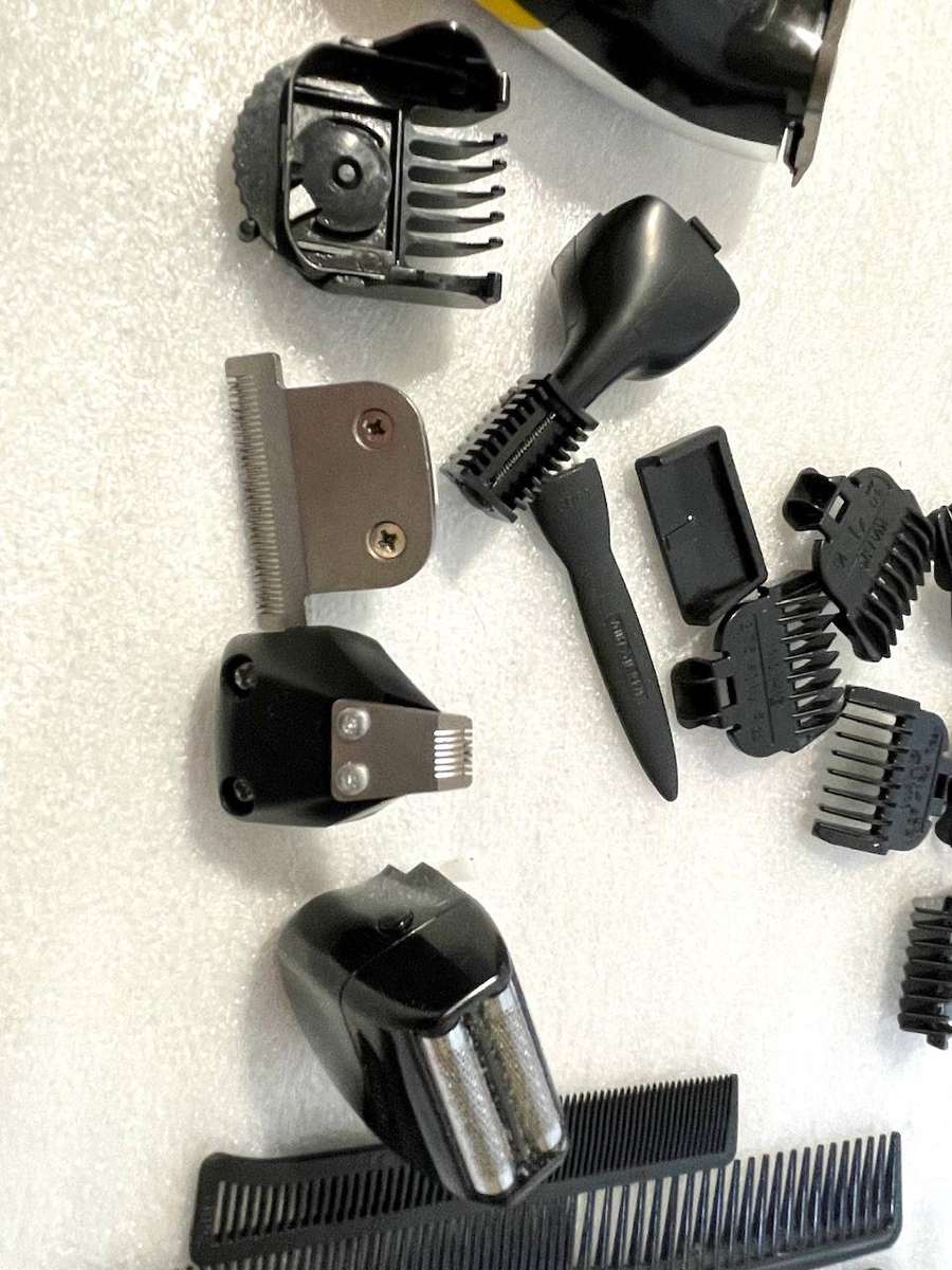 Wahl 9893L Beard Trimmer  Full Grooming Kit | Excellent Condition | Many Attachments