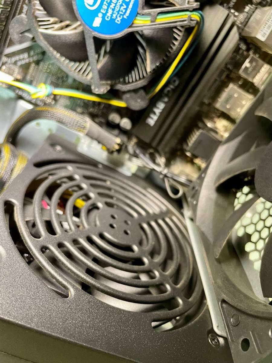 Desktop PC Tower  Intel i5-8400 | 8GB RAM | Corsair PSU | No HDD