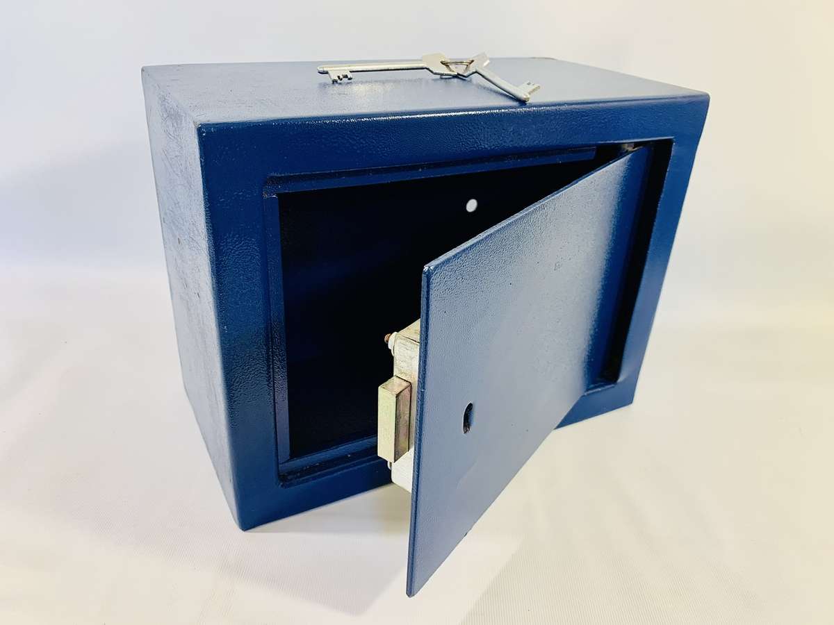 Safe with 2 Keys (Two Brick / Wall Mount)