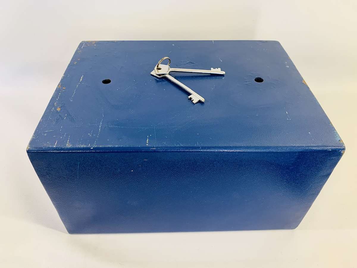 Safe with 2 Keys (Two Brick / Wall Mount)