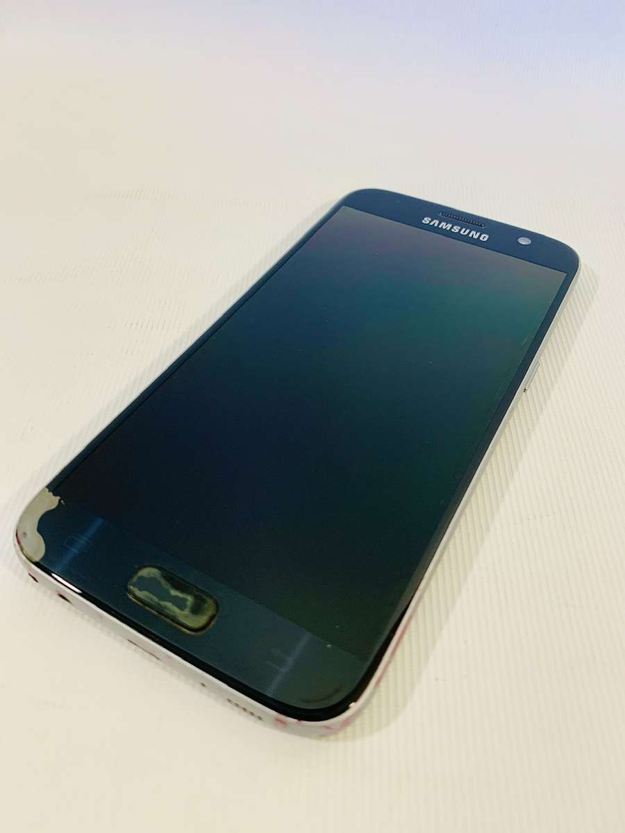 Samsung galaxy S7 mobile phone (parts or repair)