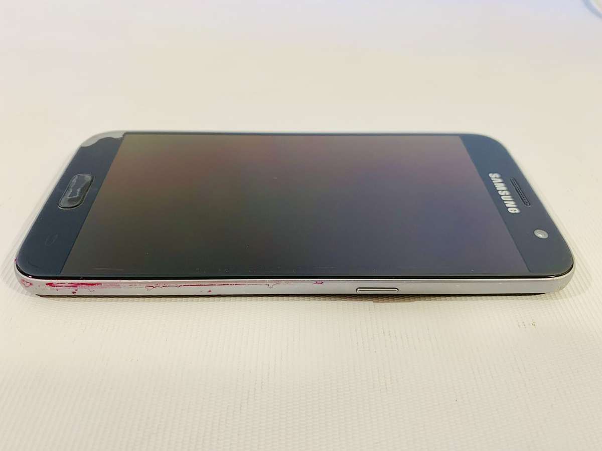 Samsung galaxy S7 mobile phone (parts or repair)