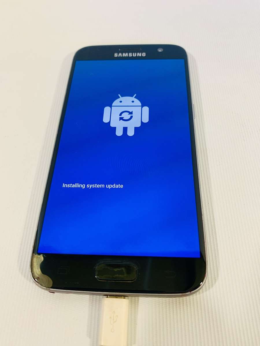 Samsung galaxy S7 mobile phone (parts or repair)