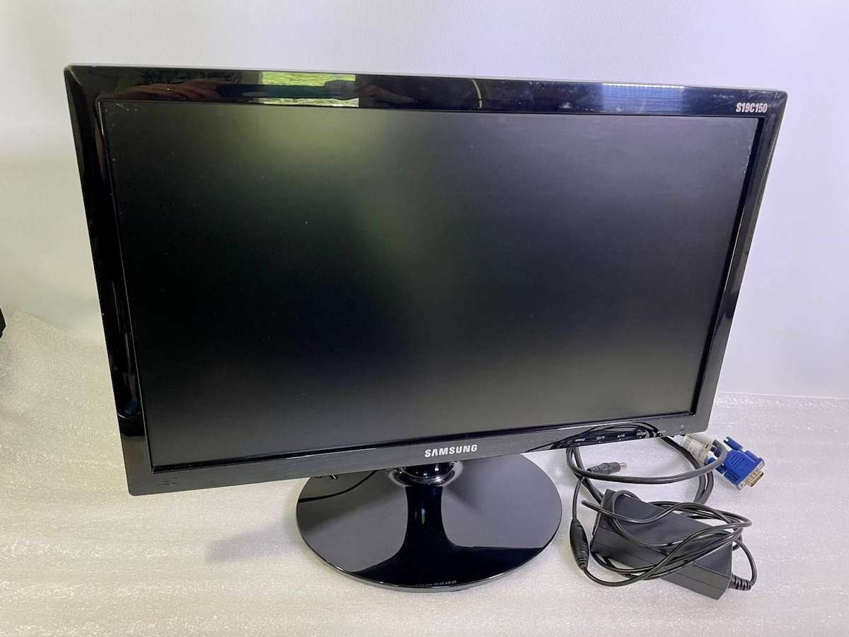 Samsung 19 LED Monitor  S19C150 (LS19C150)  Good Condition