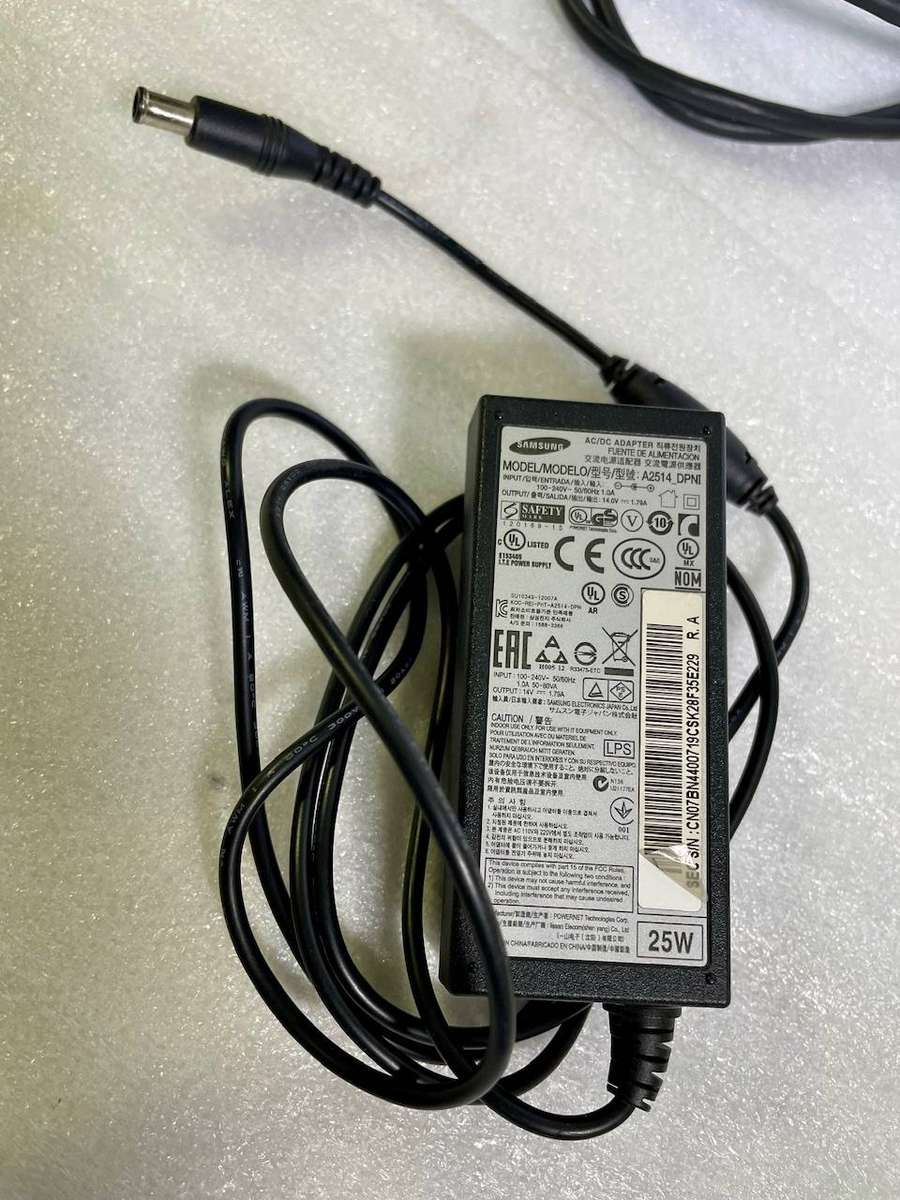 Samsung 19 LED Monitor  S19C150 (LS19C150)  Good Condition