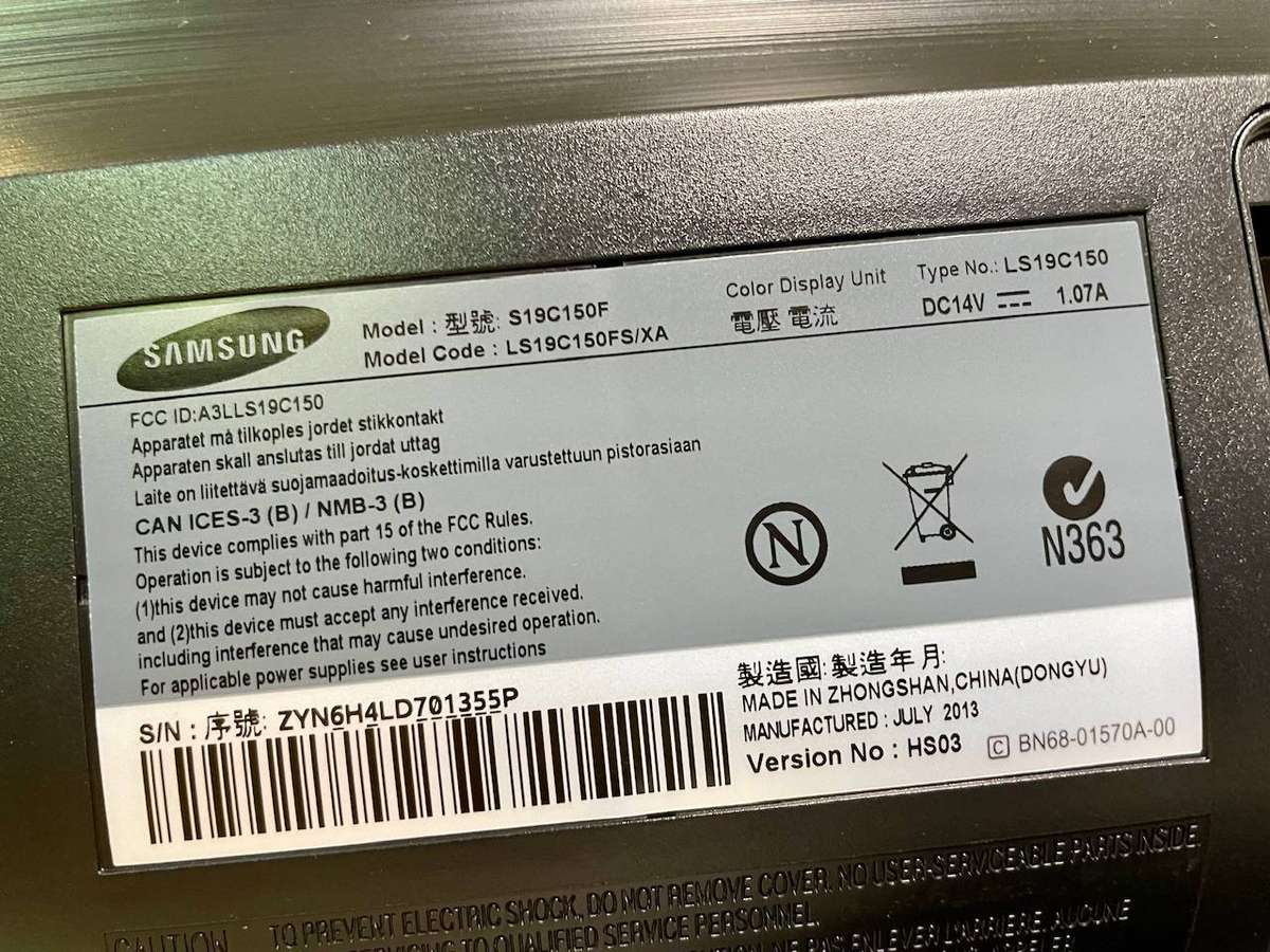 Samsung 19 LED Monitor  S19C150 (LS19C150)  Good Condition