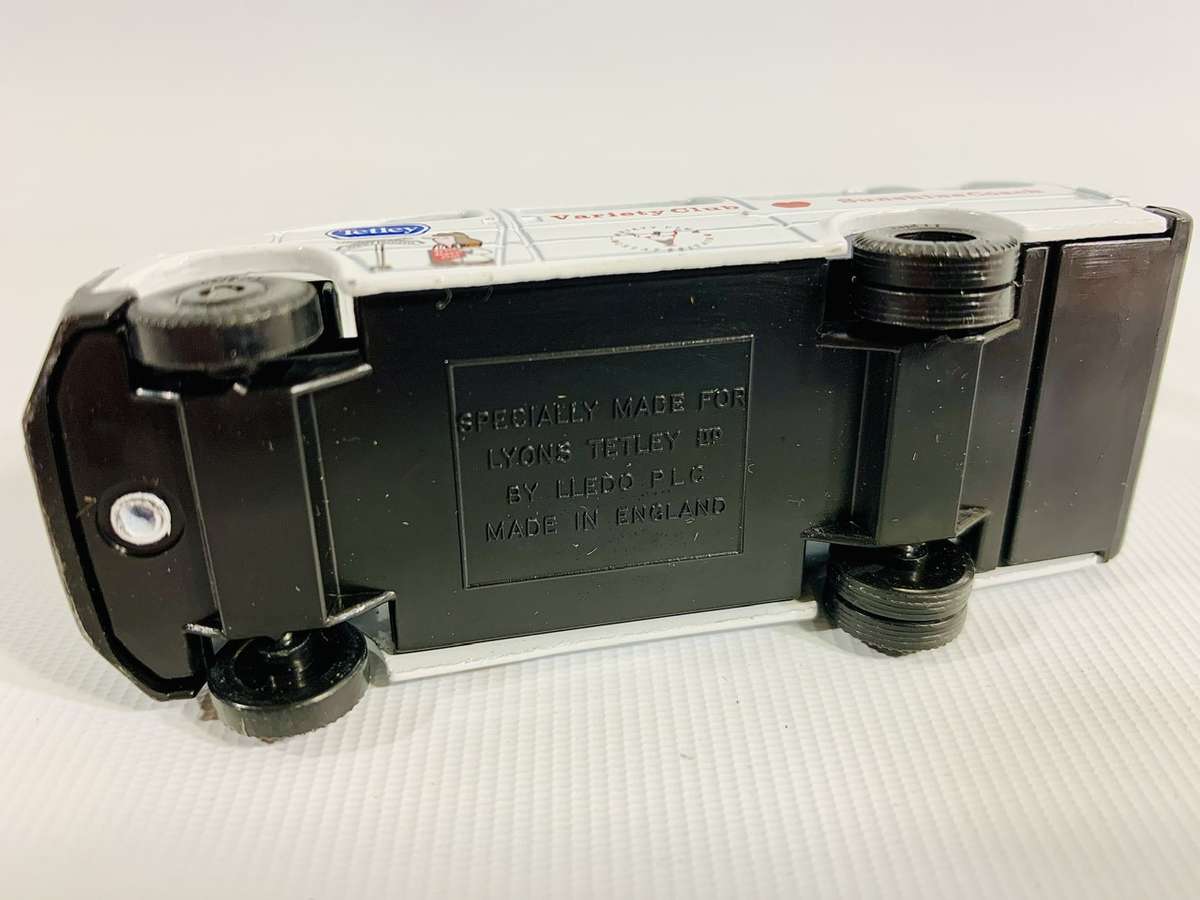 Lledo Tetley Promotional 1/43 Die Cast Variety Club Sunshine Coach (Boxed)