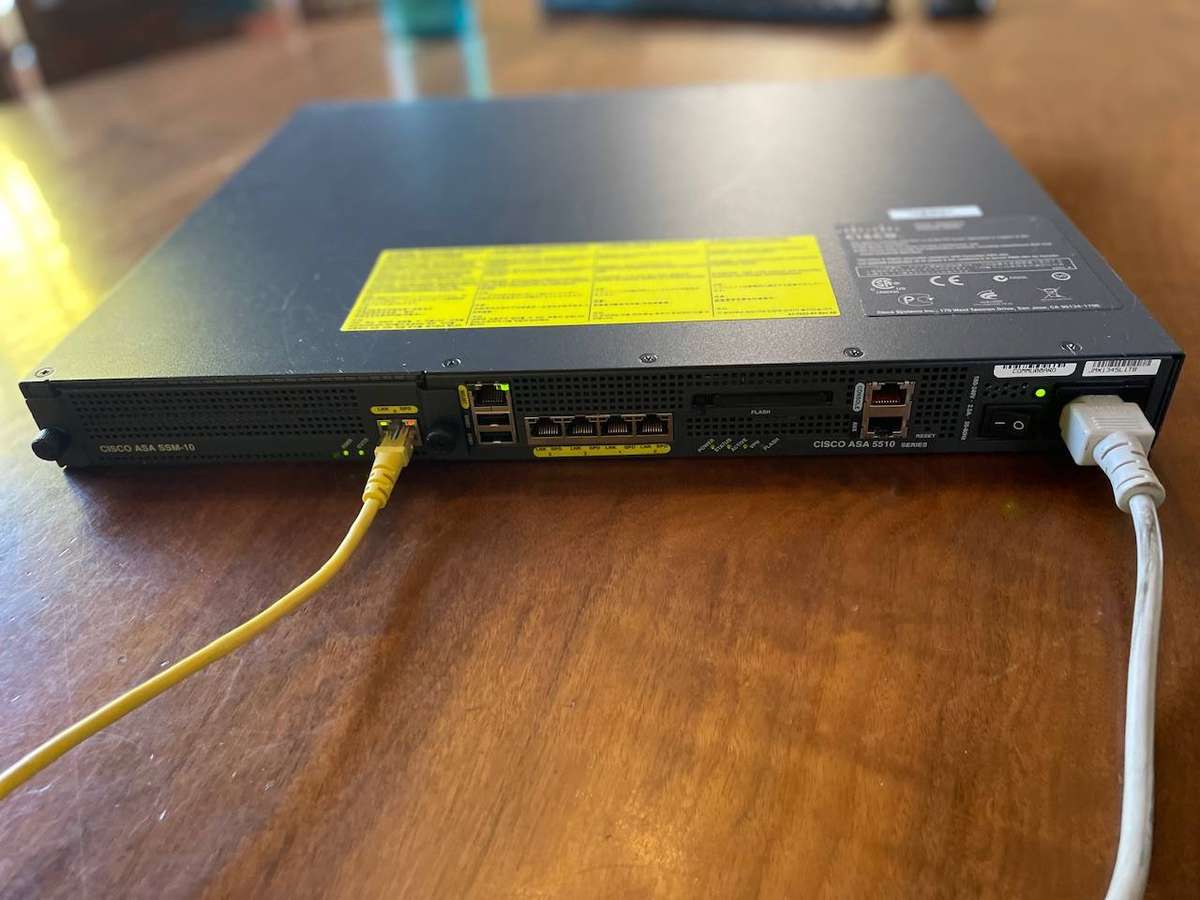 Cisco ASA 5510 Series Adaptive Security Appliance + ASA SSM-10 Module