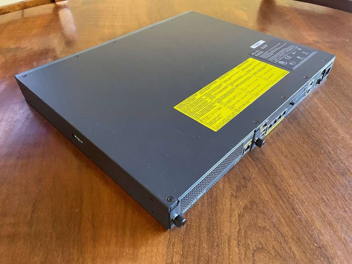 Cisco ASA 5510 Series Adaptive Security Appliance + ASA SSM-10 Module