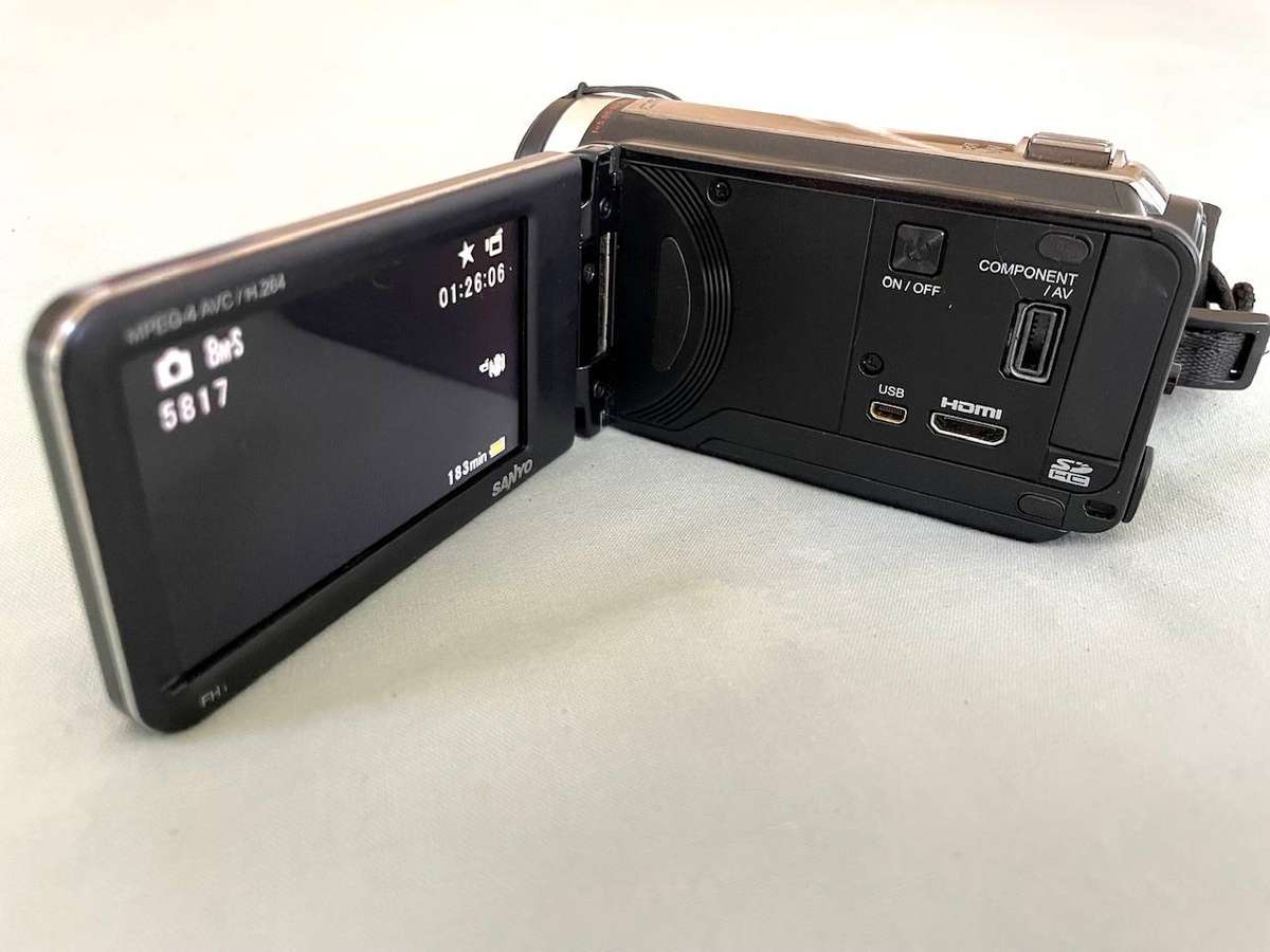 Sanyo Xacti Full HD Dual Camera (photos & videos)