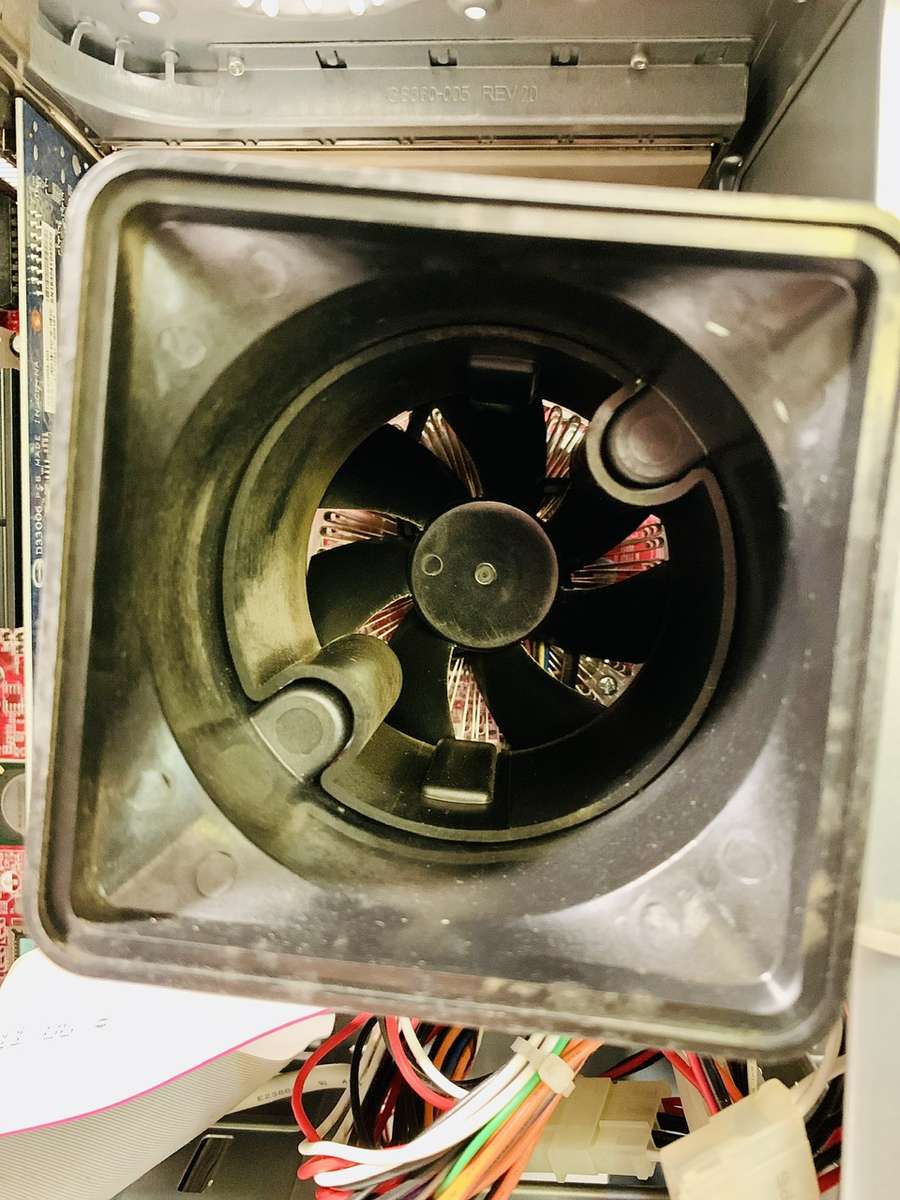 Fujitsu Desktop PC Tower - Nvidea GeForce 210 1GB, Intel Core Duo 1.80GHz, Windows Vista