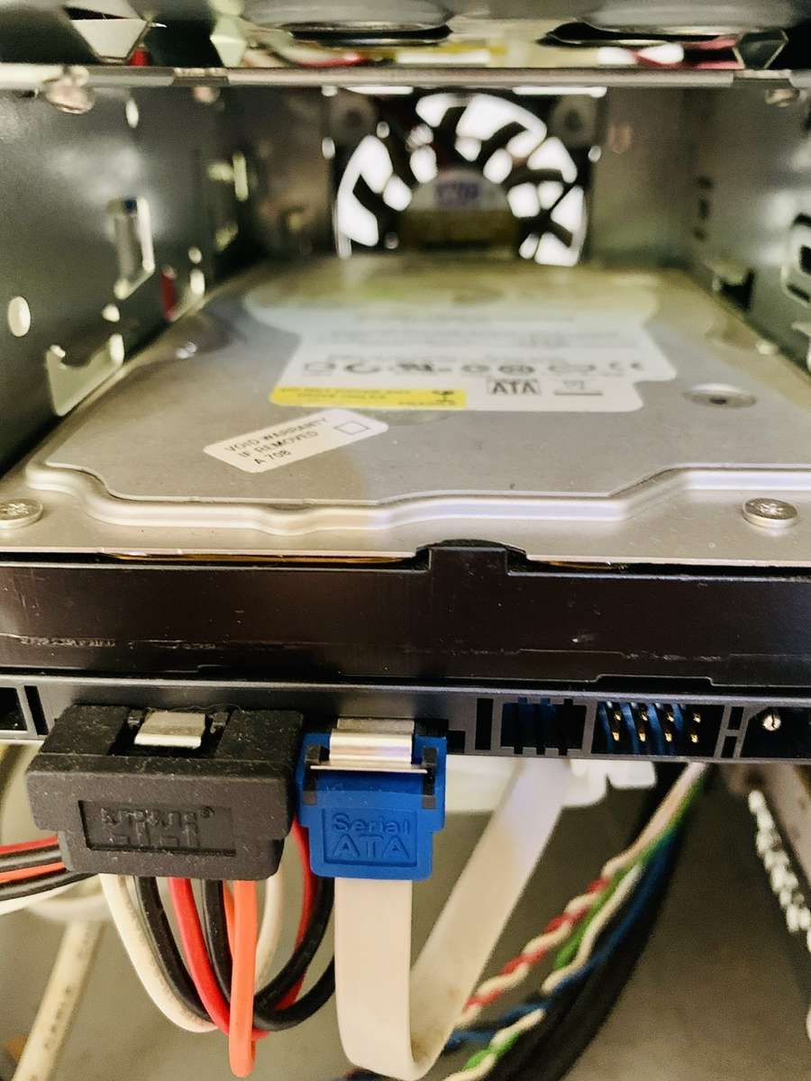 Fujitsu Desktop PC Tower - Nvidea GeForce 210 1GB, Intel Core Duo 1.80GHz, Windows Vista